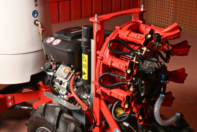Machine agricole traitement sous serre