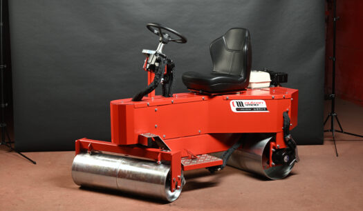 Machine entretien terrain tennis