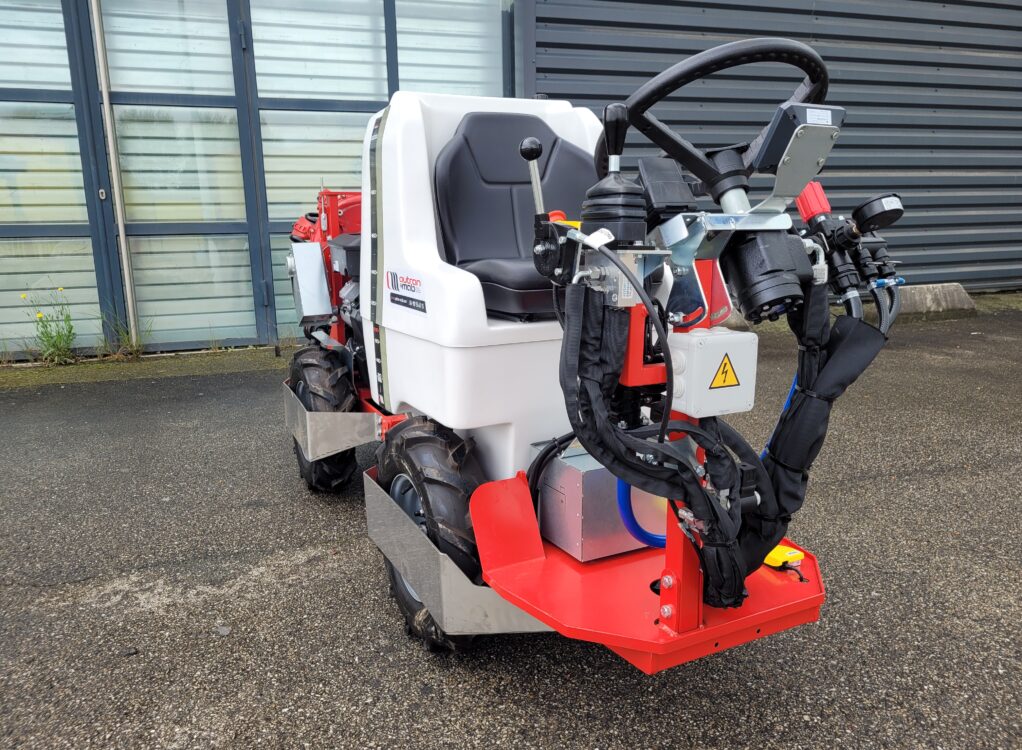 Machine pour traitement phytopharmaceutique