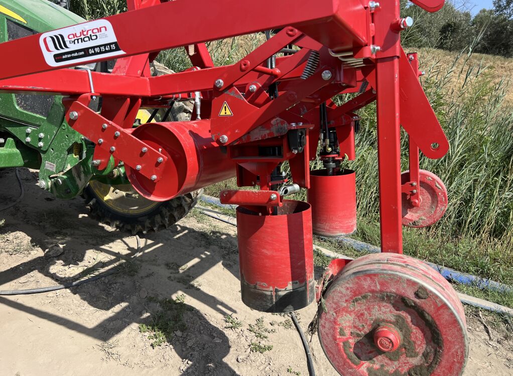 Machine pour regrouper les plants