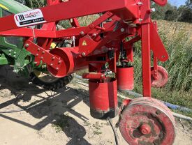 Machine pour regrouper les plants